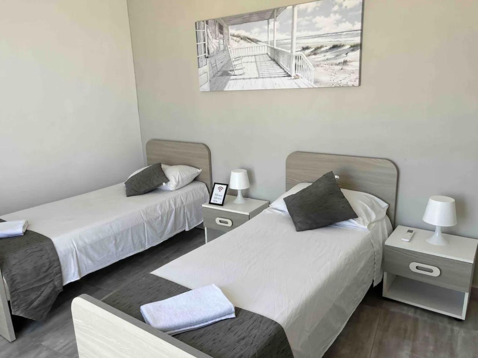 F12 Room 1, Private Room Two Single Beds Shared Bathroom In Shared Flat Msida Exterior foto
