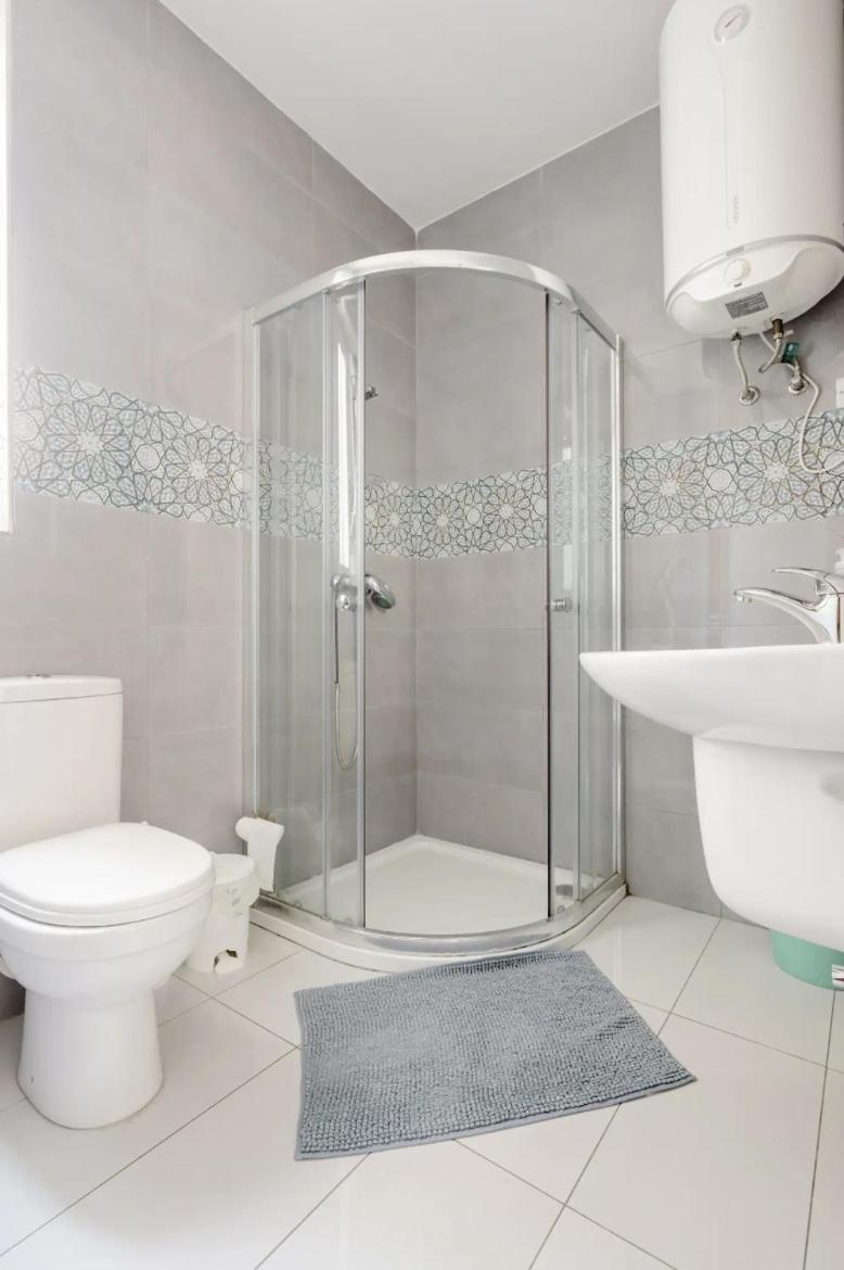 F12 Room 1, Private Room Two Single Beds Shared Bathroom In Shared Flat Msida Exterior foto